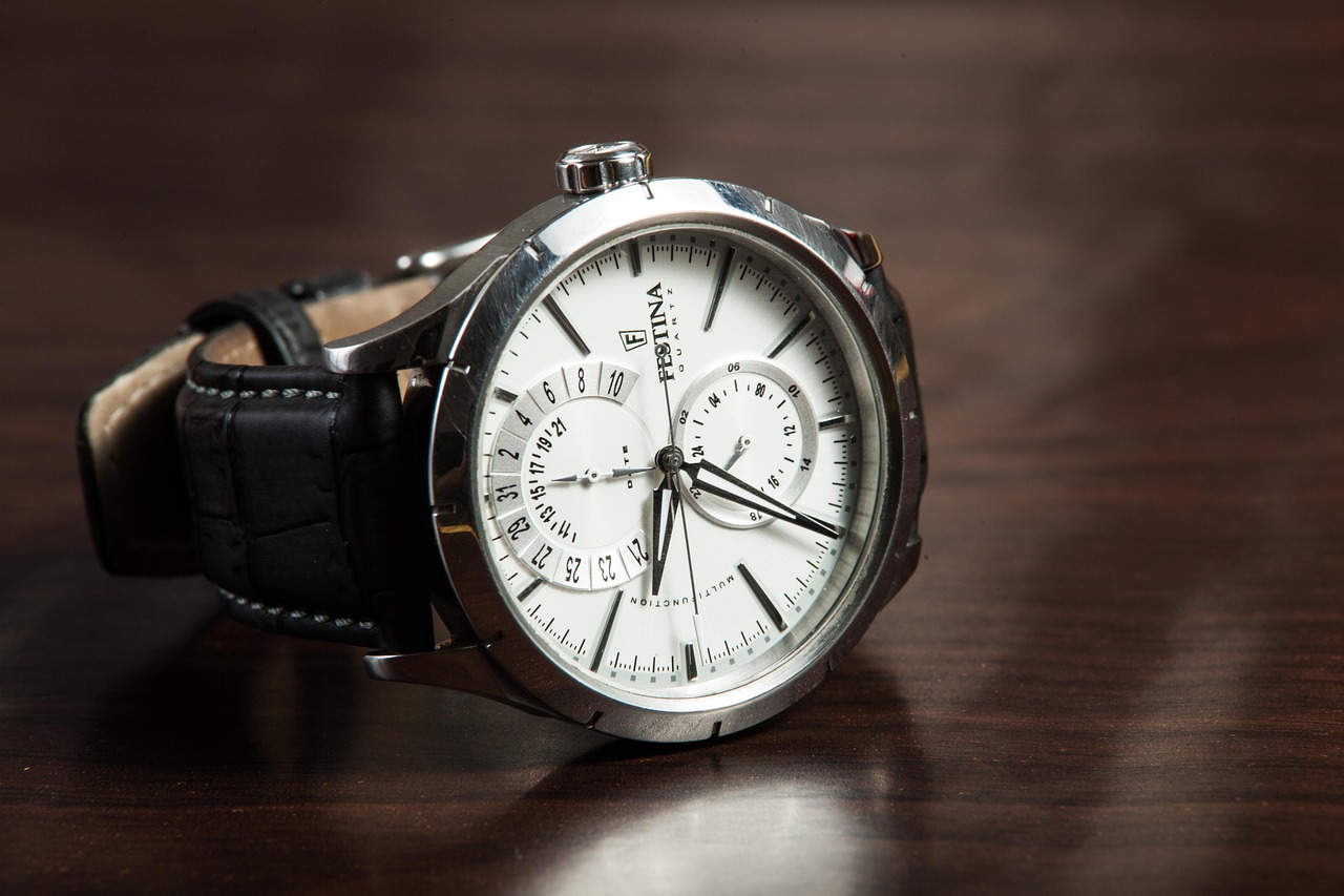 wristwatch 407096 1280